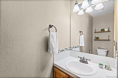 Bath - 602 Bristlecone Ct, Berthoud, CO 80513 photo 1 of 4