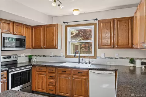 Kitchen - 602 Bristlecone Ct, Berthoud, CO 80513 photo 2 of 4