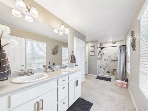 Bath - 19918 E 62nd Ave, Aurora, CO 80019 photo 4 of 6