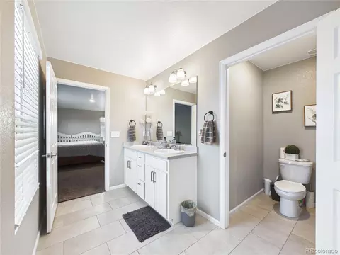 Bath - 19918 E 62nd Ave, Aurora, CO 80019 photo 2 of 6