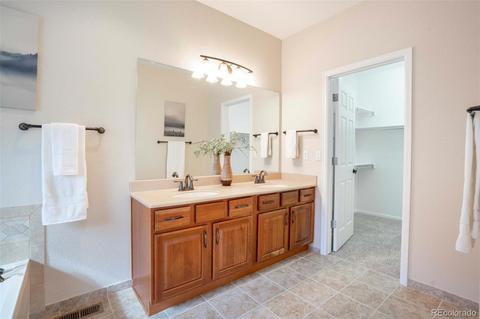 22584 E Peakview Pl, Aurora, CO 80016 photo 11