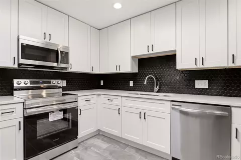 Kitchen - 2170 E 90th Ave, Thornton, CO 80229 photo 4 of 4