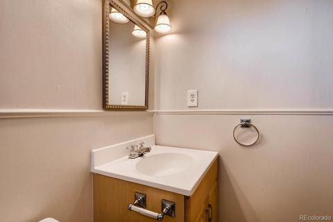4805 E Atlantic Pl, Denver, CO 80222 photo 10