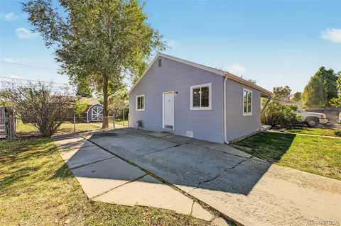 Exterior - 820 Oakland St, Aurora, CO 80010 photo 2 of 8