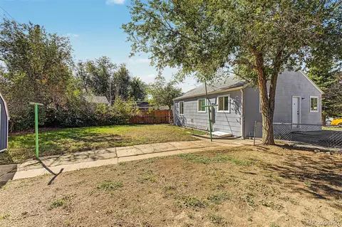Exterior - 820 Oakland St, Aurora, CO 80010 photo 8 of 8