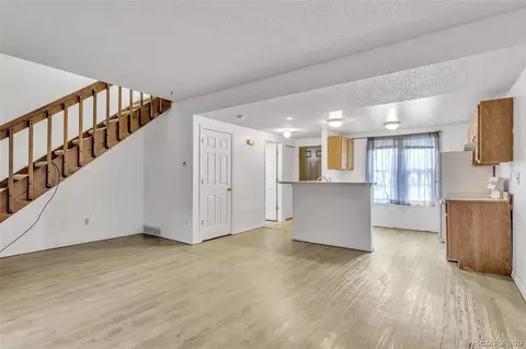 1545 S Ouray Cir #B, Aurora, CO 80017