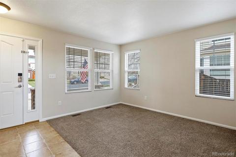 20492 E Duke Dr, Aurora, CO 80013 photo 4