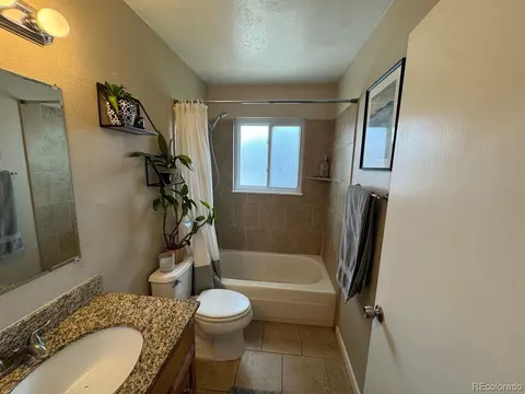 Bath - 16006 E Warren Pl, Aurora, CO 80013 photo 1 of 3