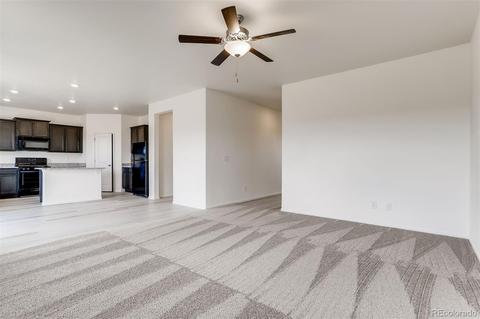 334 Maple St, Bennett, CO 80102 photo 6