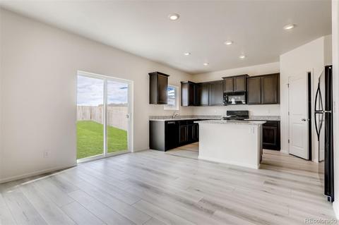 334 Maple St, Bennett, CO 80102 photo 11