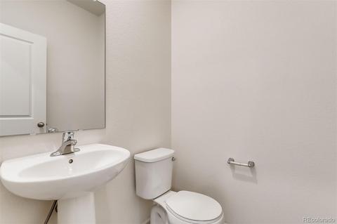 334 Maple St, Bennett, CO 80102 photo 14