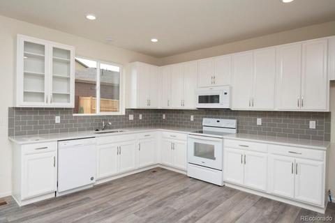 27694 E 7th Dr, Aurora, CO 80018 photo 9