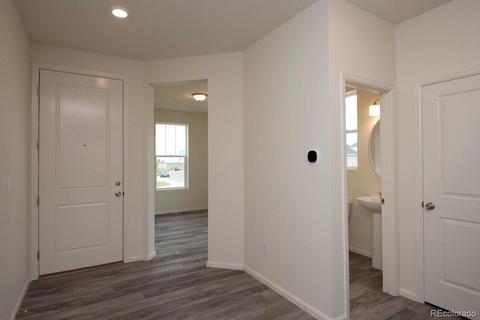 27694 E 7th Dr, Aurora, CO 80018 photo 2