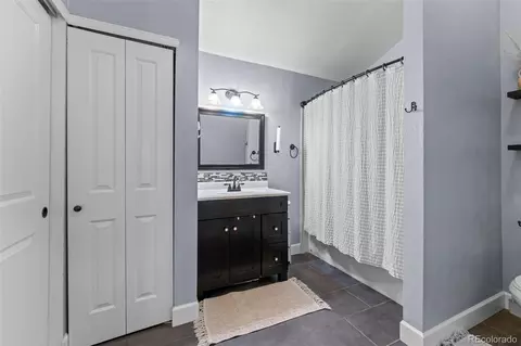 Bath - 5019 E 106th Cir, Thornton, CO 80233 photo 2 of 4