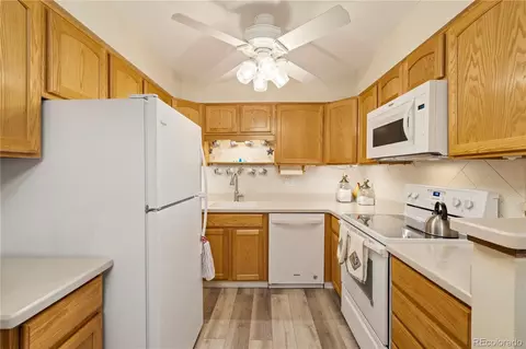 Kitchen - 11987 E Harvard Ave #101, Aurora, CO 80014 photo 3 of 3