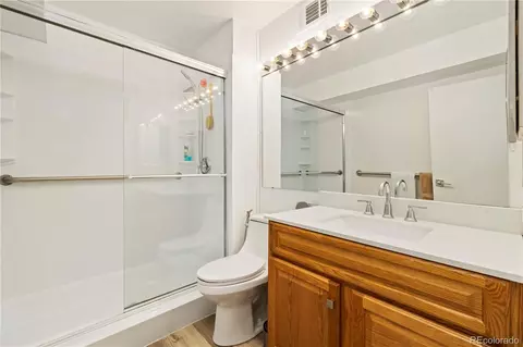 Bath - 11987 E Harvard Ave #101, Aurora, CO 80014 photo 1 of 3