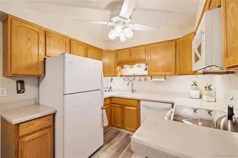 Kitchen - 11987 E Harvard Ave #101, Aurora, CO 80014 photo 2 of 3