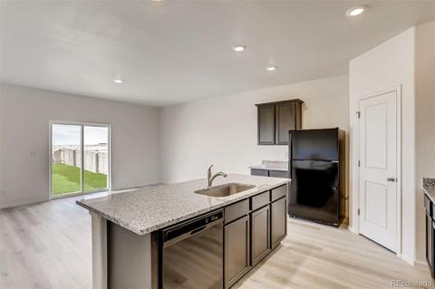 392 Maple St, Bennett, CO 80102 photo 8