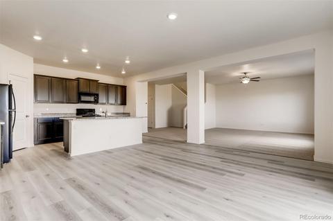 392 Maple St, Bennett, CO 80102 photo 5