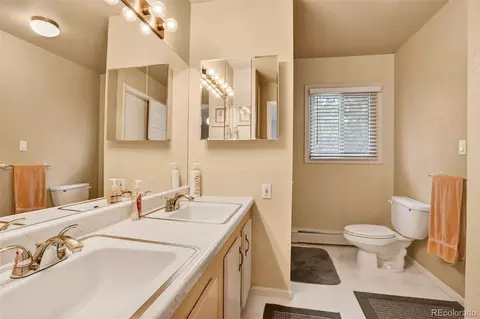 Bath - 28110 Pine Dr, Evergreen, CO 80439 photo 1 of 3