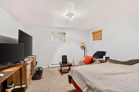 Bedroom - 28110 Pine Dr, Evergreen, CO 80439 photo 3 of 5