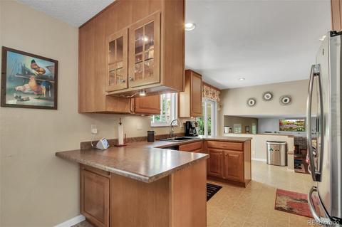 7049 S Forest Ct, Centennial, CO 80122 photo 7