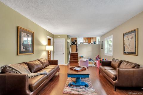 7049 S Forest Ct, Centennial, CO 80122 photo 9