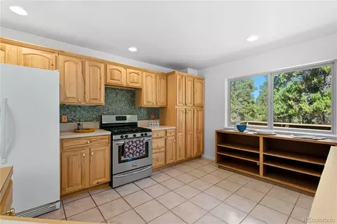 Kitchen - 4 Gap Rd, Black Hawk, CO 80422 photo 5 of 5