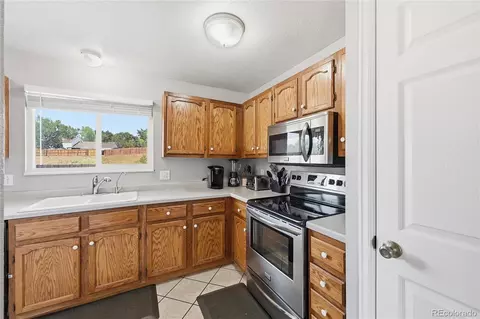 Kitchen - 4115 E 109th Pl, Thornton, CO 80233 photo 2 of 2