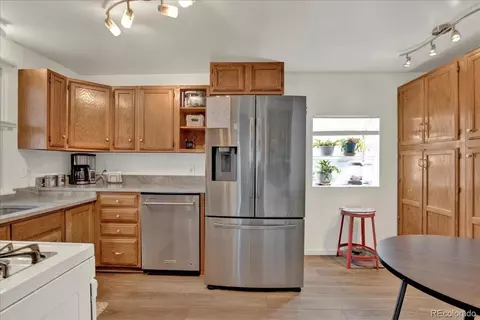Kitchen - 5211 Dover St, Arvada, CO 80002 photo 4 of 5