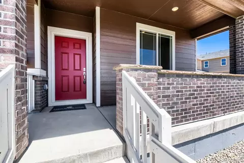 Exterior - 46435 Heritage Ave, Bennett, CO 80102 photo 4 of 7