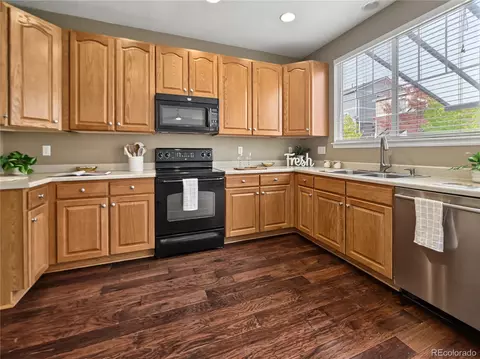 6860 S Algonquian Ct, Aurora, CO 80016