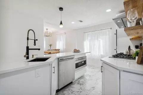 2995 Glencoe St, Denver, CO 80207 photo 4