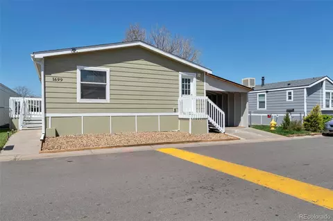 1699 Cimarron St, Aurora, CO 80011 photo 2