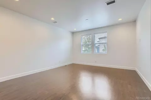 16063 E Warner Pl, Denver, CO 80239 photo 6