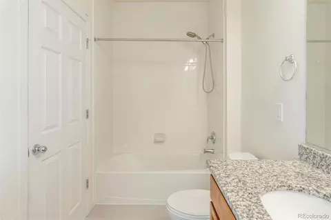 Bath - 5755 S Buchanan Ct #E, Aurora, CO 80016 photo 2 of 2