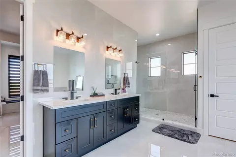 Bath - 30015 E 161st Ave, Brighton, CO 80603 photo 2 of 7