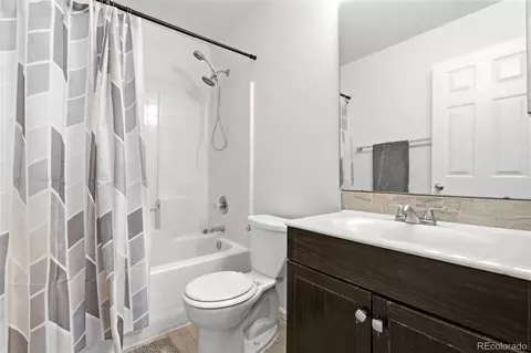 Bath - 3033 E 108th Dr, Northglenn, CO 80233 photo 4 of 5