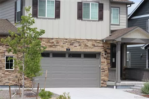 37 N Undergrove St, Aurora, CO 80018