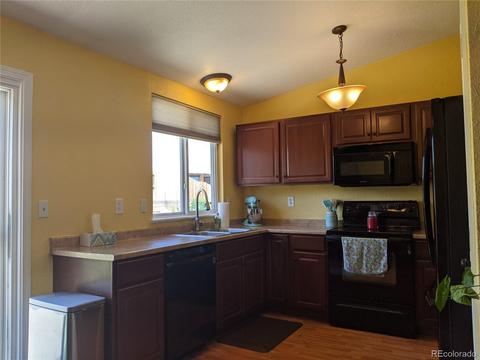 1592 S Biscay Ct, Aurora, CO 80017 photo 8