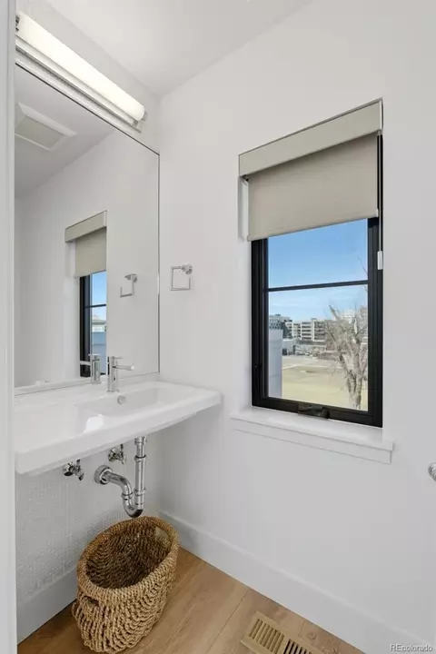 Bath - 4254 E 8th Pl, Denver, CO 80220 photo 5 of 6