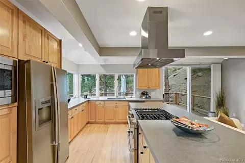 Kitchen - 1604 Wagonwheel Gap Rd, Boulder, CO 80302 photo 2 of 5