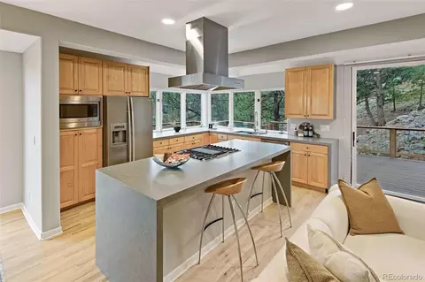 Kitchen - 1604 Wagonwheel Gap Rd, Boulder, CO 80302 photo 1 of 5