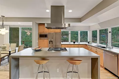 Kitchen - 1604 Wagonwheel Gap Rd, Boulder, CO 80302 photo 4 of 5