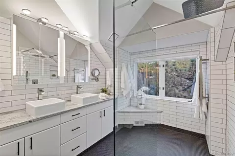 Bath - 1604 Wagonwheel Gap Rd, Boulder, CO 80302 photo 1 of 5