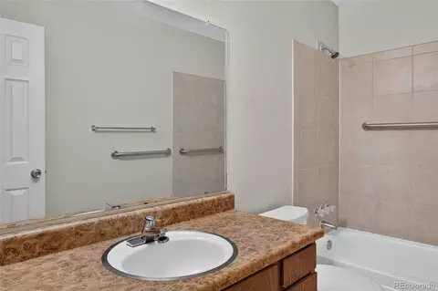 Bath - 19363 E Floyd Ave, Aurora, CO 80013 photo 2 of 4