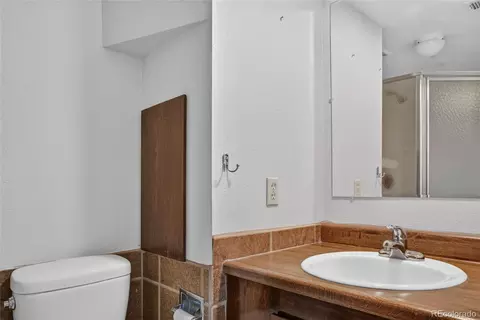 Bath - 19363 E Floyd Ave, Aurora, CO 80013 photo 1 of 4