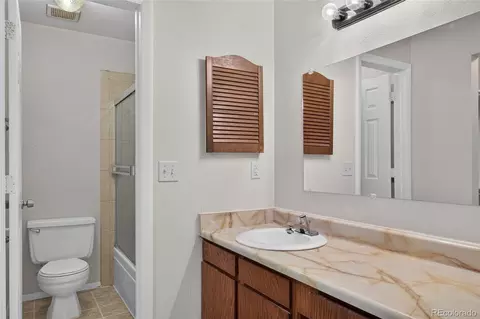 Bath - 19363 E Floyd Ave, Aurora, CO 80013 photo 3 of 4