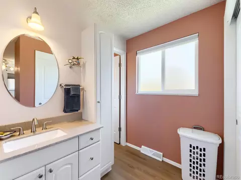 Bath - 8705 E Chenango Ave, Denver, CO 80237 photo 4 of 5