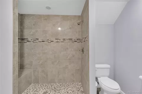 Bath - 19290 Evans Pl, Aurora, CO 80013 photo 9 of 9